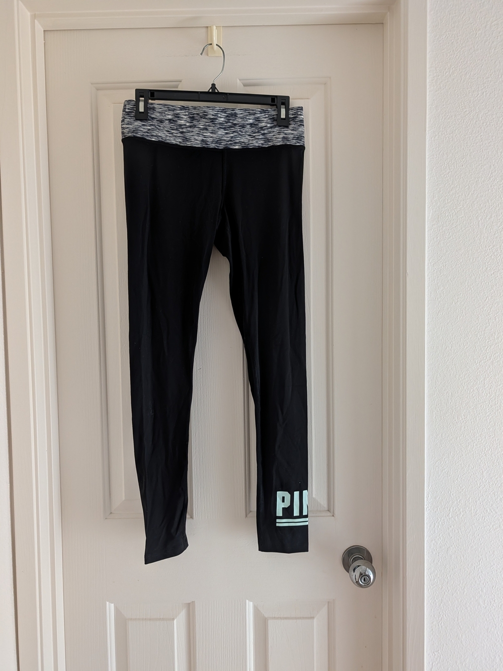 PINK Victoria's Secret Reverseable Black Leggings with Marled Waistband